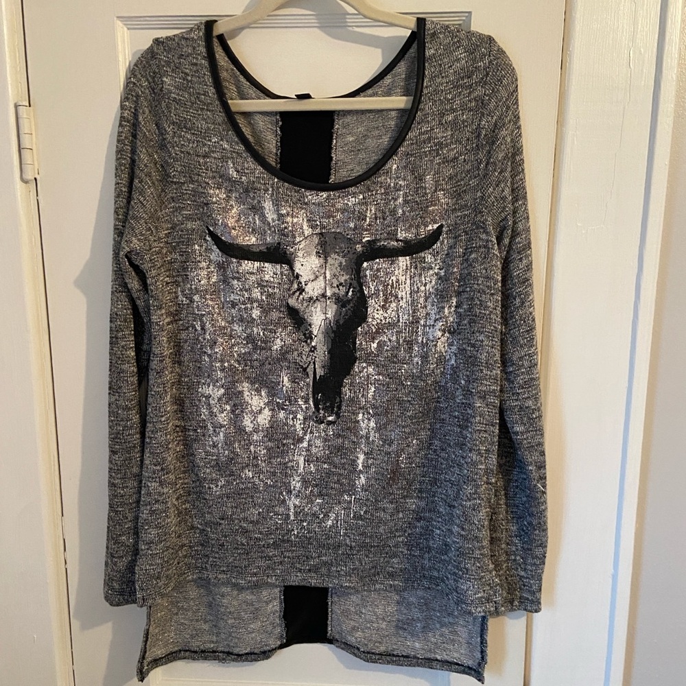 Rock & Republic long sleeve longhorn bull skull hi-lo sweater Large NWOT Large